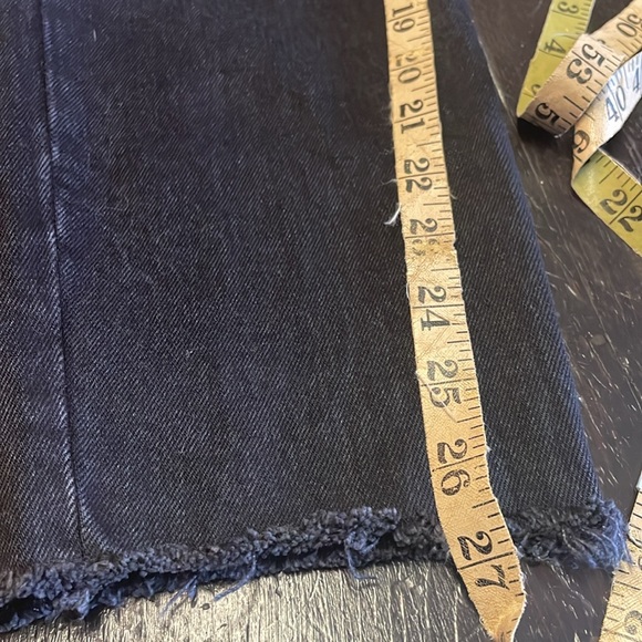 Abercrombie & Fitch CurveLove The Mom High Rise Jeans Size 28. - Picture 8 of 10